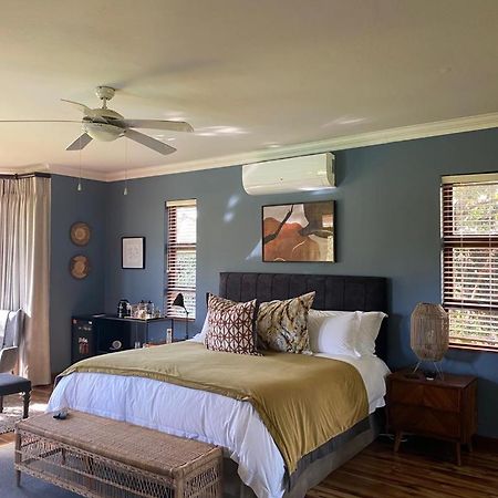 The Woodpecker Inn Претория Екстериор снимка