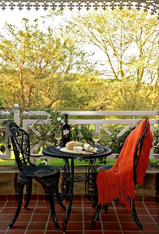 The Woodpecker Inn Претория Екстериор снимка